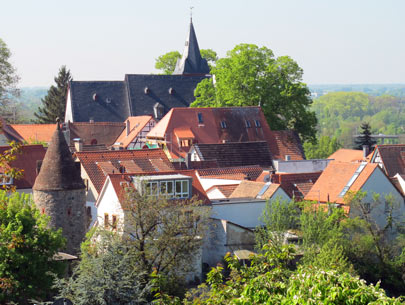 Wandern Odenwald: Bltenweg. Die Altstadt von Zwingenberg