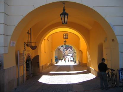 Eingang zum Weinmuseum in der Florianova Ulica in Presov, Slowakei