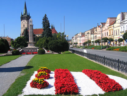 Wandern durch die Ost-Slowakei: Der linsenfrmige Hauptplatz von Preov (Preschau).