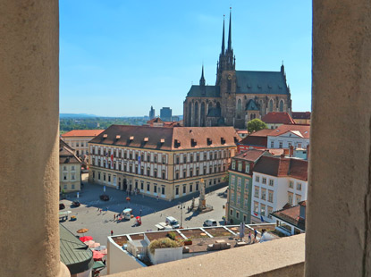 Blick vom Rathausturm auf den Zeln trh (Krautmarkt) und St. Peter und Paul Kathdrale
