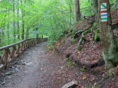 Wanderweg vom Punkva-Fluss zur Tur. Chata Macocha