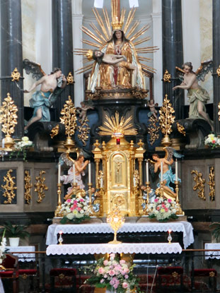 Hochaltar in der Wallfahrtskirche in Sloup 