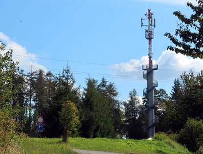 Wandern durch Mhren: Aussichtspunkt Babylon, der hlzerne Aussichtsturm ist nicht mehr vorhanden, dafr ein Funkturm, der aber nicht betreten werden darf..