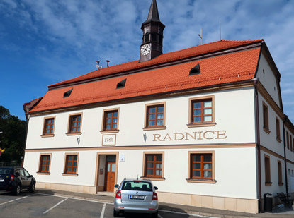 Wandern durch Mhren: Lysice Rathaus