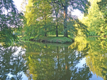 Wandern um Lednice: Im 19. Jh. wurde ein Schlosspark angelegt