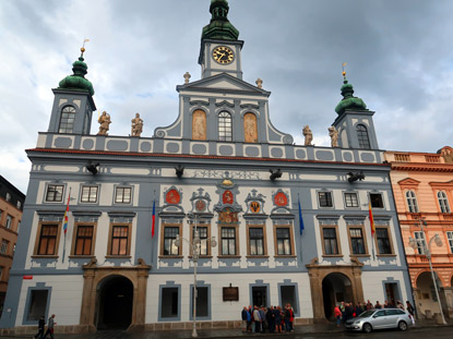 Das schnste barocke Rathaus von Tschechien stht auf dem Marktplatz von Budweis