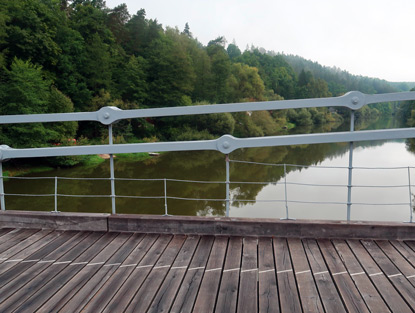 Blick von der Kettenbrecke auf den Fluss Lainsitz