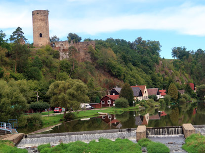 Dobronice (deutsch Dobronitz) iliegt am Fluss Lainsitz in Sdbhmen