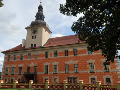 Das Schloss von Bechin wurde auf den Grundmauern einer Burg im 16. Jh. errichtet