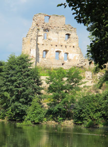 Ruine der Wasserburg in Stary Rybnik (Altenreich)