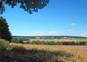 Vom ehemaligen Grenzweg blickt man die die Tler des Bhmischen Waldes
