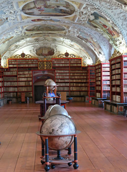 Blick in den Theologischen Saal des Klosters Strahov in Prag