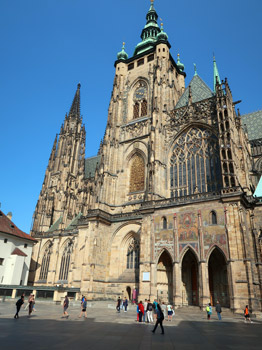 Blick vom 3. Burghof auf den Sankt-Veits-Dom