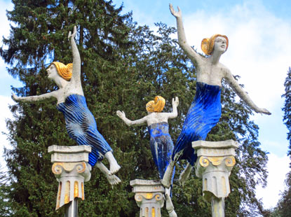 Die drei Grazien - ein Statuengruppe von Olbram Zoubek