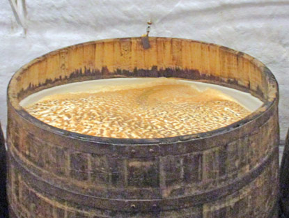 Zur Reifung wurde im 19. Jh. das Bier in Holzfsser gelagert