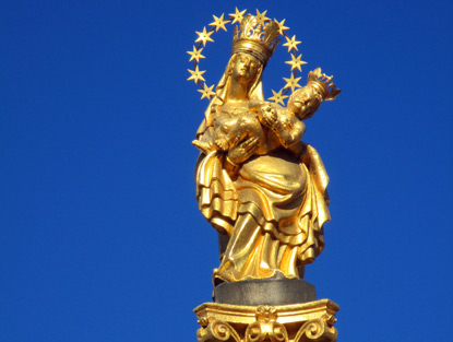 Die Madonna auf der Spitze der Pestsule in Pilsen
