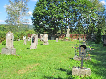 Der restaurierte Friedhof vom ehemaligen Ort Knec Plně  Frstenhut