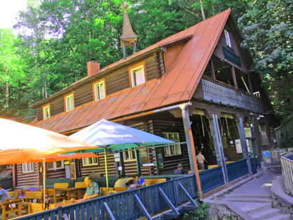 Die Gaststtte Turrtnova Chata im Vydra-Tal