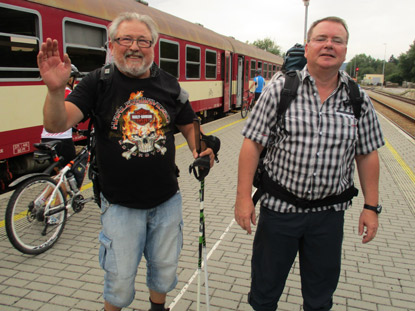 Wandergruppe erhlt mit  Hanjo (Nordliche) und Dirk Verstrkung