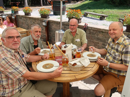 Unsere erste und leider auch einzige Pilzsuppe auf der Wanderung nach Prag