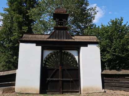  Dlaskův statek(Dlaks Gehft). Das Gehft bildet eine selbststndige urbanistische Einheit, die mit einer Balkenmauer mit zwei Toren umbaut ist.