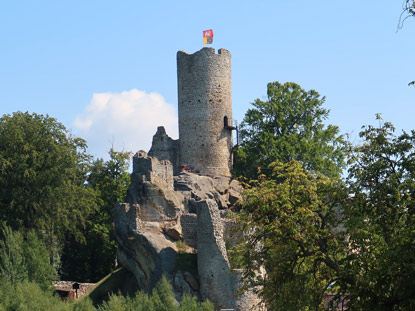 lick vom Ort Frdtejn (Friedstein) auf die Hrad Frdtejn (Burg Friedstein),