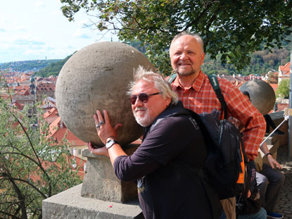 Ausblick beim Burg-Ausgang am Čern věe (Schwarzen Turm):