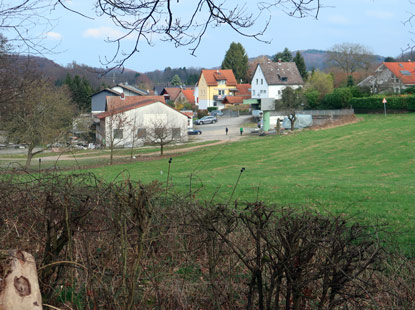 Camino Odenwald: Blick vom Parkplatz Rmerstein auf Beedenkirchen