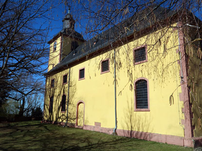 Camino Odenwald: Pfarrkirche Cosmas und Damian in Neunkirchen Auenansciht