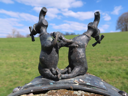 Camino incluso Odenwald: Skulptur "Begegnung" auf dem Kunstweg von Tromm zur Kreidacher Hhe