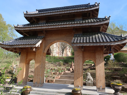 Camino incluso: Buddha Satue im Kloster Buddhas Weg in Siedelsbrunn