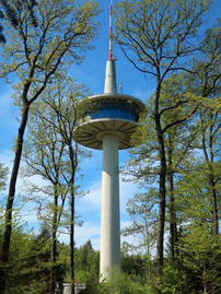 Camino: Fernmeldeturm auf dem Weien Stein im Odenwald