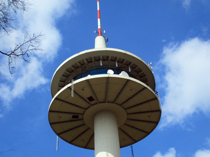 Camino incluso Odeneald: Fernmeldeturm auf dem Weien Stein 