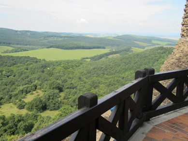  Blick in das Landschaftsschutzgebiet westlich von Hollkő  