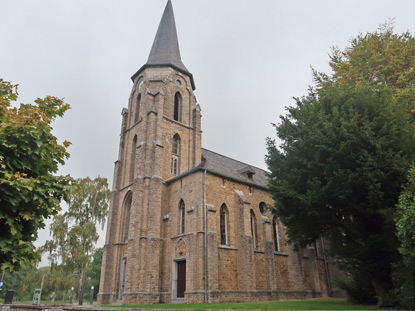 Eifelsteig Etappe 1: Pfarrkirhce St. Maria Schmerzhafte Mutter im Ort Hahn