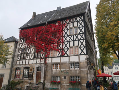 Korneliusmarkt, Historisches Gebude