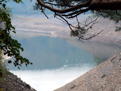 Eifelseig Etappe 4: Der Urftsee bei Niedrigwasser