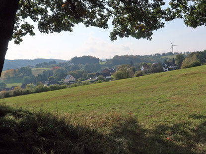 Eifelsteig Etappe Gemnd - Kloser Steinbach: Blick uf den Ort Golbach