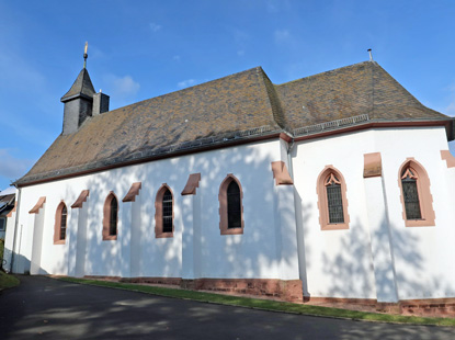 Eifelsteig Etappe 5 von Gemnd zum Klosgter Steinach: Katholische Kirche in Golbach