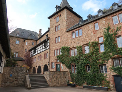 Der Innenhof der Burg Blankenheim