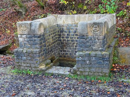 Die 1975 restraurierte Brunnenstube der Wasserleitung nach Köln