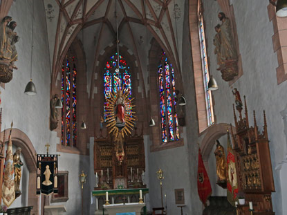 Der Chorraum der Pfarrkirche St. Mari Himmelfahrt in Blankenheim