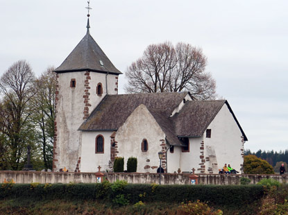 Eifelsteig: Die Alte Wehrkirche von Berndorf
