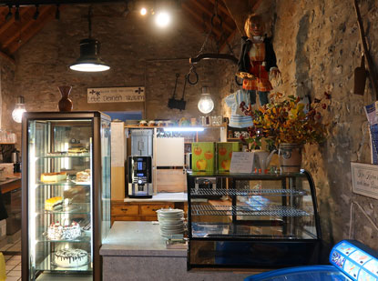 Nohner Mühle mit seinem Kuchenangebot