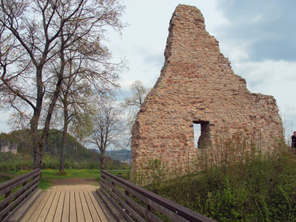 Die Burgruine Lwenburg bei Gerolstein