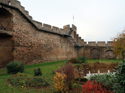 Wehrgang der Stadtmauer von Hillesheim