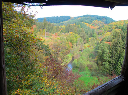 Wanderung Eifelsteig: Aussicht von der Kobeslochhtte ins Liesertal