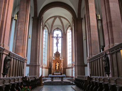 Blick in den Altarraum der Abteikirche von Himmerod