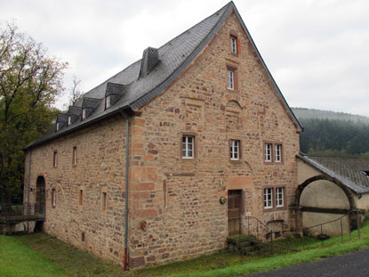 Die "Alte Mhle" (heute ein Museum). Sie stammt aus dem 17. Jh. und ist damit das lteste Gebude in Himmerod