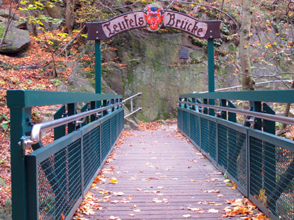 Teufelsbrcke (erbaut 1863) Die Sage berichtet, dass eine solche Brcke nur mit Hilfe des Teufels errichtet werden.